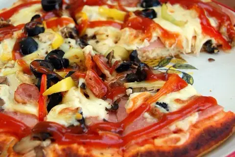 Pieczenie pizzy z Thermomixa: Czas, temperatura i triki eksperta