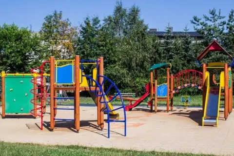 Od kiedy place zabaw dla dzieci? Nowe przepisy dotyczące bezpieczeństwa