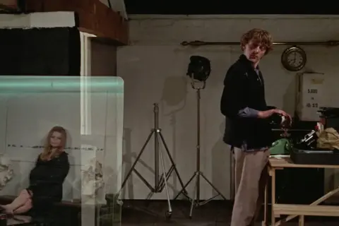 Reżyser filmu powiększenie: Michelangelo Antonioni i jego wizja