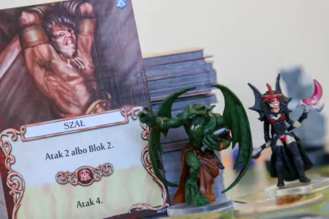 Mage Knight gra planszowa - odkryj sekrety strategii i mechaniki