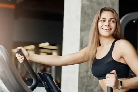 Ile kalorii spalisz w 10 minut na orbitreku? Sprawdź to!