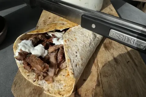 Jak podgrzać kebab, by nie stracił smaku i chrupkości?