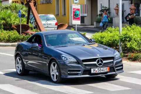 Mercedes-Benz SLK - historia, osiągi i komfort luksusowego roadstera