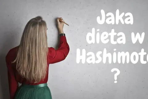Kobieta pisze na ścianie: Jaka dieta w Hashimoto? Szuka odpowiedzi na pytanie o najlepsze żywienie.