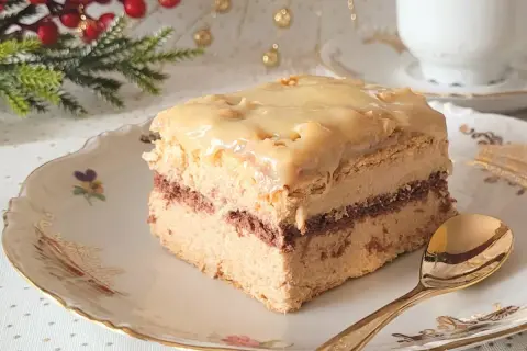 Ciasto budyniowe: sekrety idealnego kremu i 2 sprawdzone przepisy