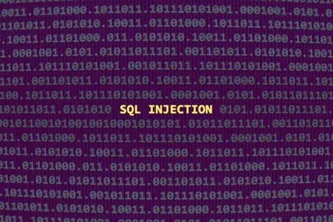 Code binaire avec le terme "SQL INJECTION" en surbrillance, signalant une vulnérabilité potentielle.