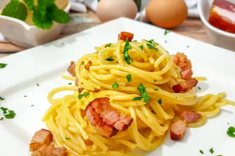Włoskie spaghetti: Carbonara, Aglio e Olio, Vongole bez mitów!