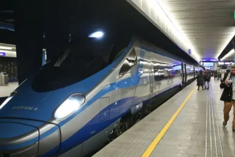 Szczecin-Warszawa: 560 km. Jak szybko i tanio dojechać do stolicy?