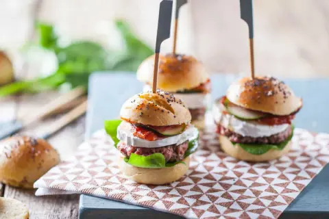 Recette mini burgers maison: épatez vos convives à l'apéritif !