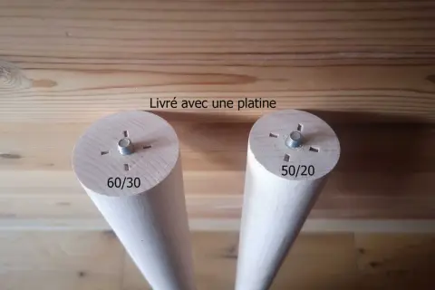 Dos patas de madera para mesas, una 60/30 y otra 50/20, listas para ser instaladas.