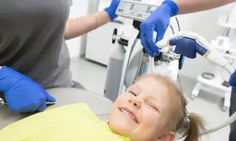 Stomatologia co na NFZ: Co musisz wiedzieć o dostępnych usługach
