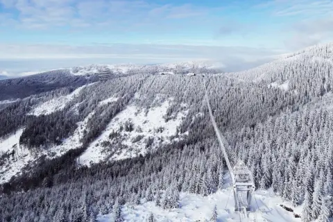 Czeskie góry: gdzie jechać? Narty, skalne miasta i Sky Bridge 721!