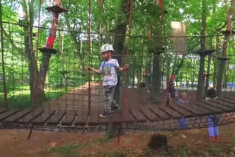 Park linowy Świnoujście: atrakcje dla całej rodziny i opinie