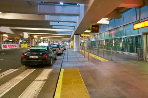 Ile kosztuje taxi z dworca warszawa gdańska na lotnisko chopina? Sprawdź!