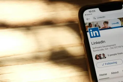 Jak dodać CV na LinkedIn i uniknąć najczęstszych błędów