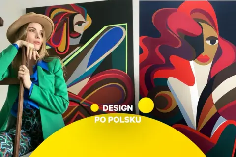 Młoda artystka w stylowym stroju pozuje na tle swoich abstrakcyjnych obrazów. Jej dzieła to kolorowe, geometryczne portrety kobiet, pełne dynamiki i wyrazu.
