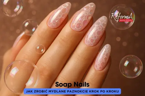 Delikatne, naturalne paznokcie żelowe w stylu "Soap Nails" z motywem baniek mydlanych.