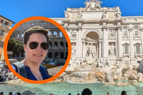 Rzymskie wakacje! W tle Koloseum i Fontanna di Trevi, idealne na jednodniowe loty z Warszawy.
