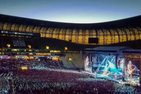 Ile trwa koncert Comy? Zaskakujące różnice w czasie trwania koncertów