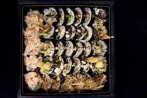 Jakie składniki do sushi są niezbędne? Lista i porady dla początkujących