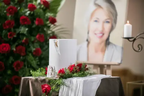 Ile trwa kremacja człowieka? Zaskakujące fakty o czasie procesu