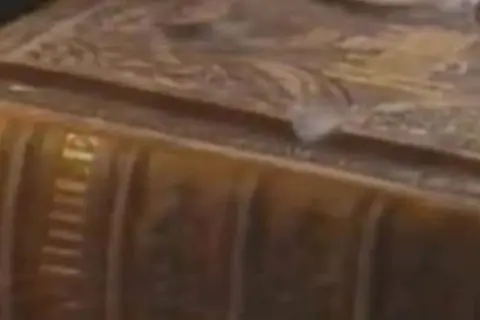 Jak Kościół katolicki zmienił Biblię i wpłynął na jej interpretację