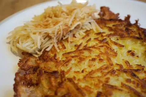 Jak podgrzać placki ziemniaczane w piekarniku, aby były chrupiące