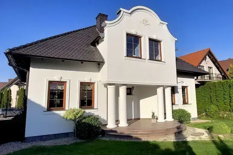 Ile kosztuje elewacja budynku? Sprawdź ceny i ukryte koszty