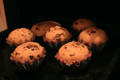 Jak długo piec muffinki, by uniknąć zakalca i uzyskać idealną konsystencję