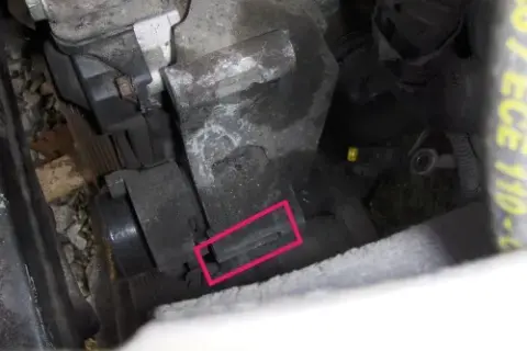 Jak wyciągnąć alternator z Renault Megane - krok po kroku bez błędów