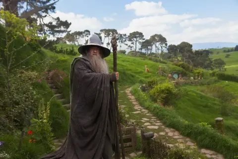 Recenzja Hobbita: Czy warto wyruszyć w tę ponadczasową podróż?