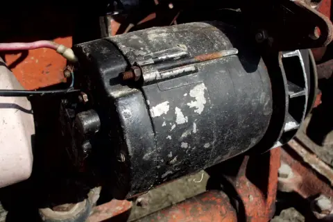Alternator Polonez w T25: Stabilne ładowanie krok po kroku!