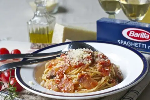 Spaghetti all'Amatriciana: tradycyjny przepis na pyszne danie