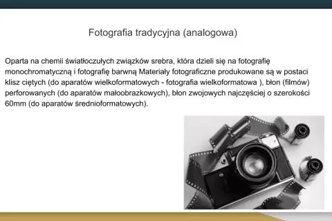 Stara kamera analogowa z rolkami filmu. Klasyka, którą cenili znani fotografowie.