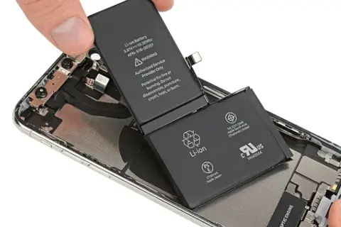 Wymiana baterii iPhone 11: Sprawdź ceny i najlepsze serwisy naprawcze