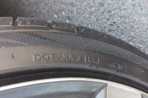 Jak stare mogą być opony i kiedy powinieneś je wymienić