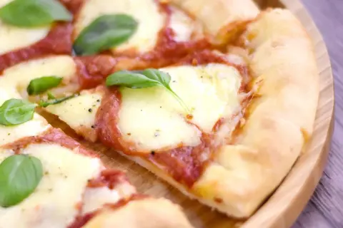 Recette Pâte à Pizza Facile : Le Secret Goût Pizzeria Maison