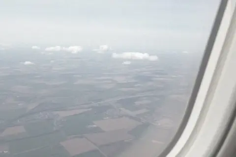 Co życzyć na lot samolotem? Inspiracje na udane podróże i radość w powietrzu