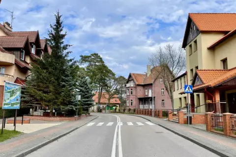Krynica Morska gdzie leży - odkryj jej wyjątkowe położenie w Polsce