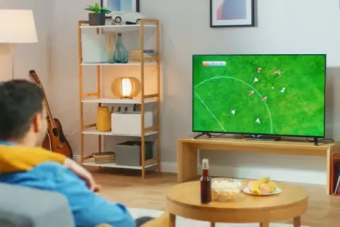 Czy warto kupić telewizor 100Hz? Odkryj jego prawdziwe zalety i wady