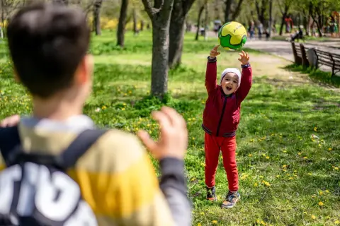 Cwiczenia sensoryczne dla 3 latka, które wspierają rozwój i zabawę
