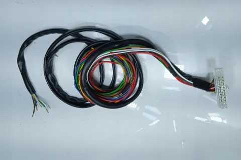 Jak podłączyć wiązkę elektryczną haka Outlander bez problemów