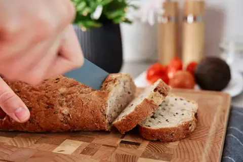 Jaki chleb ma najmniej kcal? Odkryj najlepsze opcje na diecie