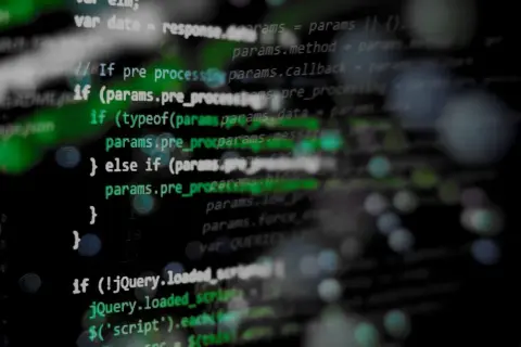 Jak wywołać funkcję JavaScript w HTML i uniknąć najczęstszych błędów