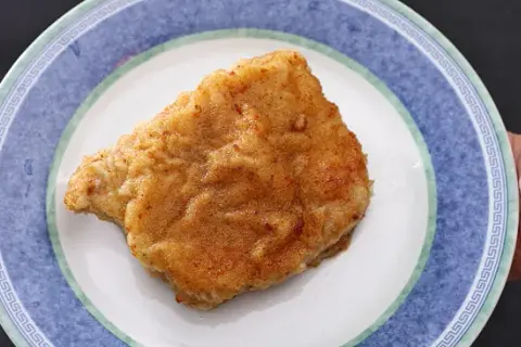 Kotlet schabowy: Kalorie od 165 do 500+? Sprawdź, jak jeść lżej!