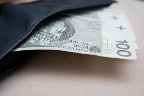 Jakie są terminy wypłat emerytur? Sprawdź, aby nie przegapić!