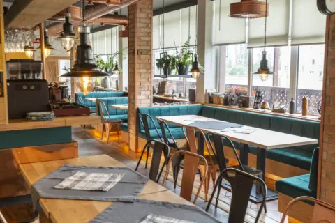 Gdzie zjeść w Wałbrzychu? Odkryj najlepsze restauracje i smaki