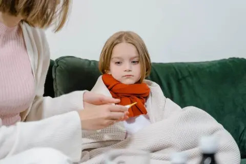 Co ile można podawać leki przeciwgorączkowe dziecku, aby uniknąć ryzyka?