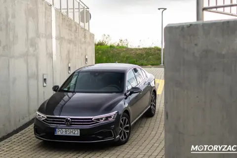 Passat B8 pojemność baku: 66 litrów (50L GTE). Zasięg!