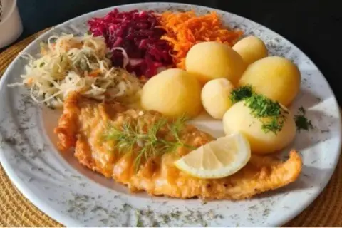 Gdzie na dobry obiad w Darłówku? Przewodnik po smakach Bałtyku!